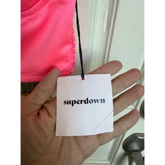 Superdown Revolve Neon Pink Bustier Crop Top Smocked Back V-Notch Size XS New - Picture 5 of 9